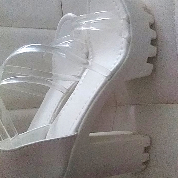 Clear white Heal - Picture 3 of 3